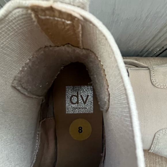 Dolce Vita pull on Suede Chelsea Ankle Boots in Taupe nude lug sole size 8 - Picture 6 of 9